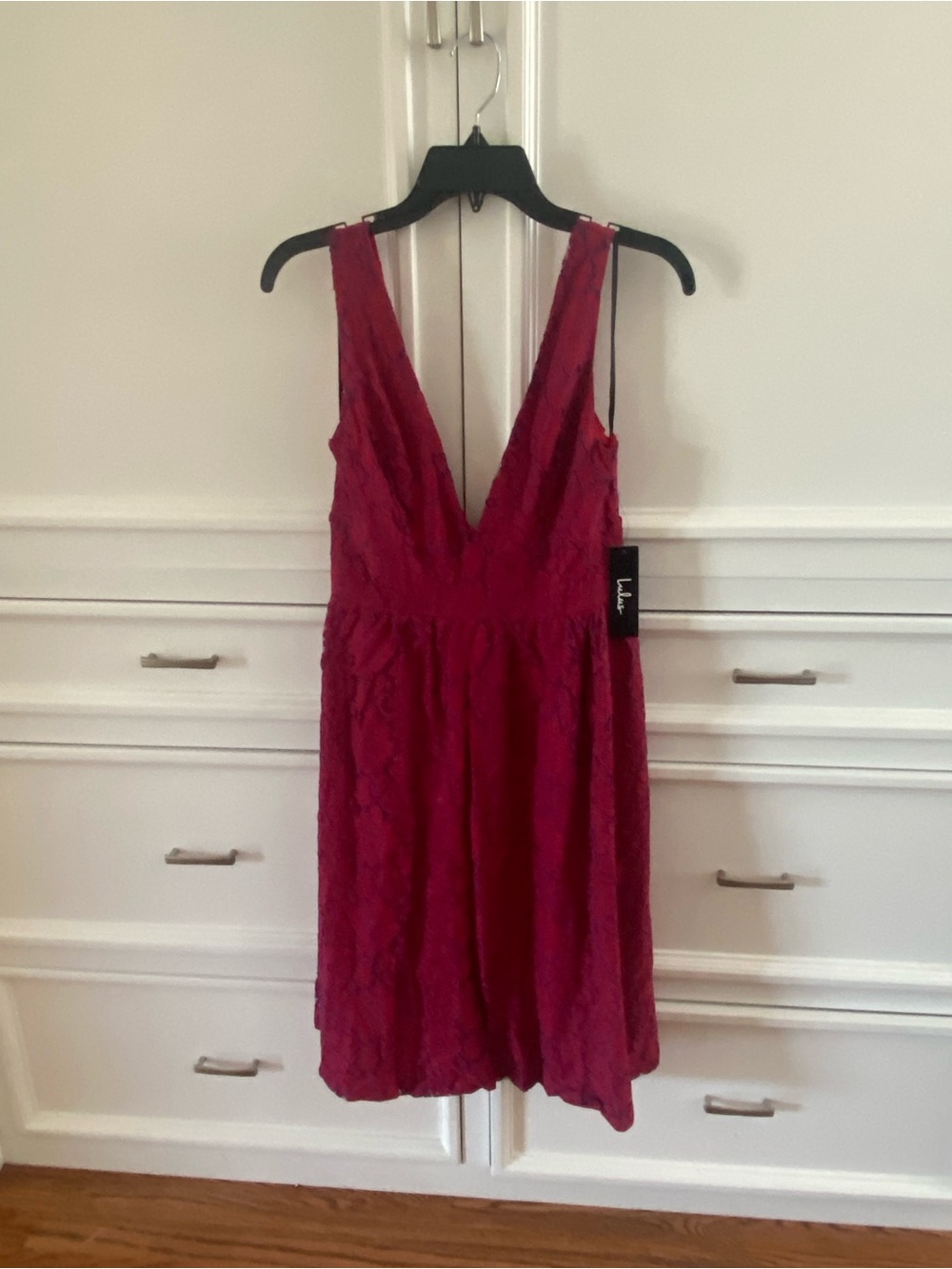 Lulus Women’s Deep V Lace Cocktail Dress - Raspberry